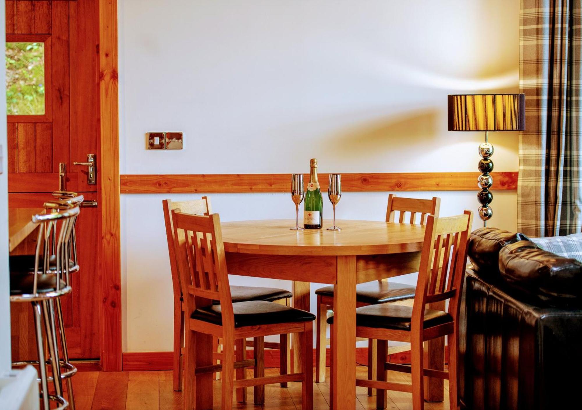 Loch Insh Chalets Ltd Kincraig Eksteriør bilde